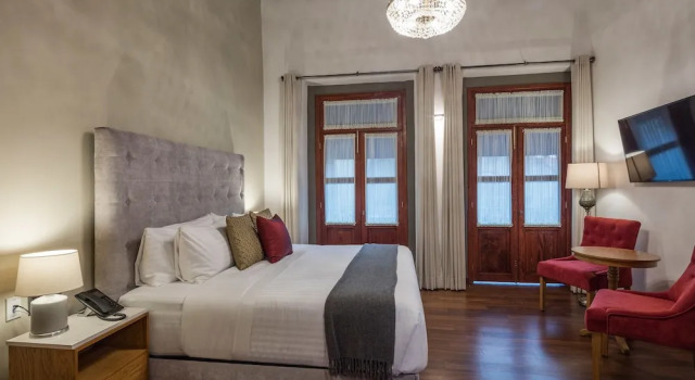 Двухместный номер Standard с балконом и с видом на город Hotel Casa Monarca