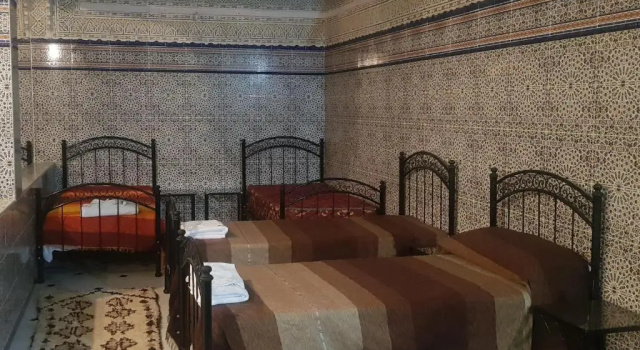 Кровать в общем номере (мужской номер) Dar Merzouga Meknes