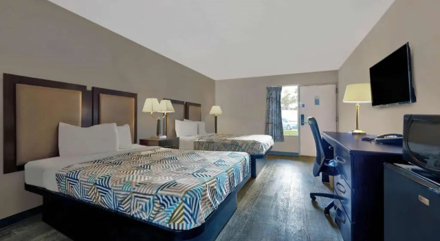 Четырёхместный номер Standard Motel 6 McDonough, GA