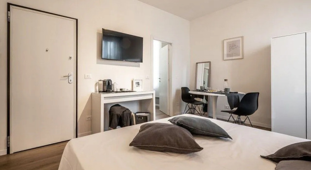 Emilia Suite Essence
