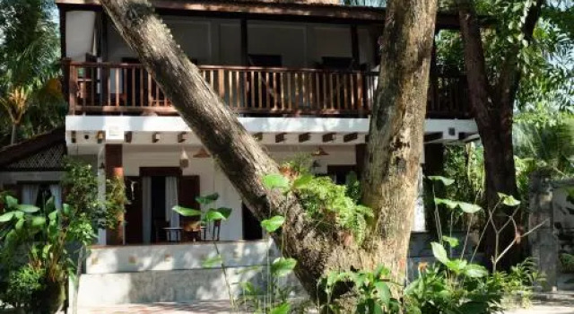 Rumah Jah Langkawi, Boek Hotel Pantai Cenang 