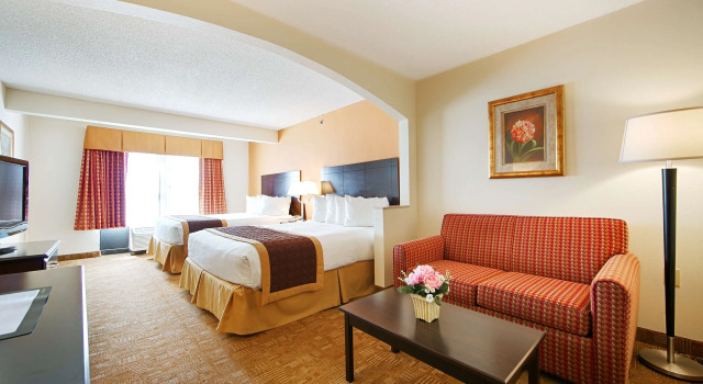Четырёхместный люкс Best Western Hiram Inn and Suites
