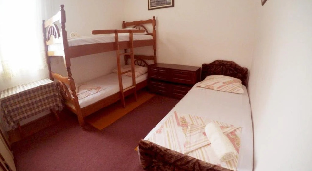 Hostel Center, Забронировать Хостел Отели Улцинь с парковкой, рядом с Старый город Улцинь, Парковка