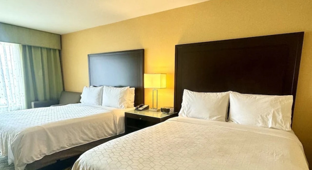 Четырёхместный номер Standard Holiday Inn Express Hotel & Suites San Jose-Morgan Hill by IHG