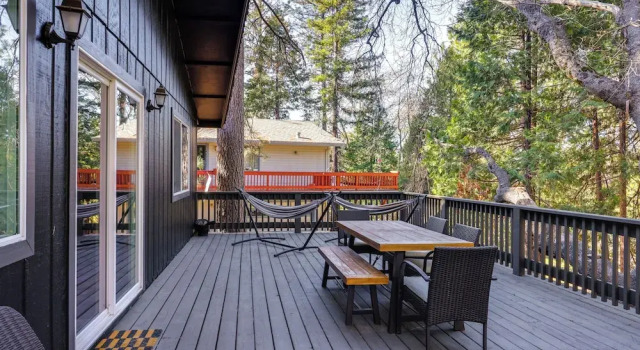 Коттедж Access to Pine Mountain Lake: Family Cabin w/ Deck