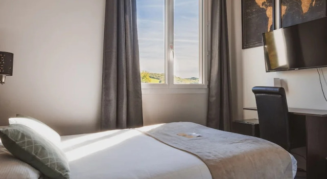 Двухместный номер Standard Logis hôtel Aux Berges de lAveyron