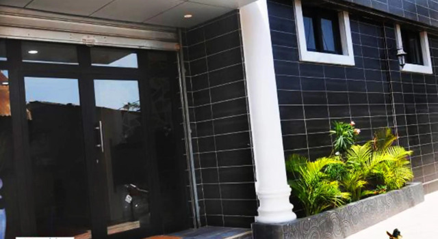 Hôtel Yabisso, Varaa Hotelli Hotellit Golfe aamiaisella, Aamiainen
