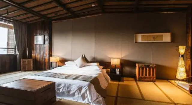 Люкс Liuzhou Qishe Hotel (Yaoyu Ancient Town Flagship Store)