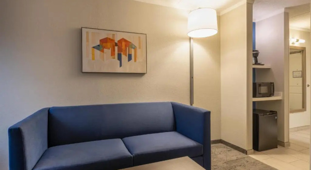 Люкс Holiday Inn Express & Suites Greensboro - I-40 atWendover by IHG