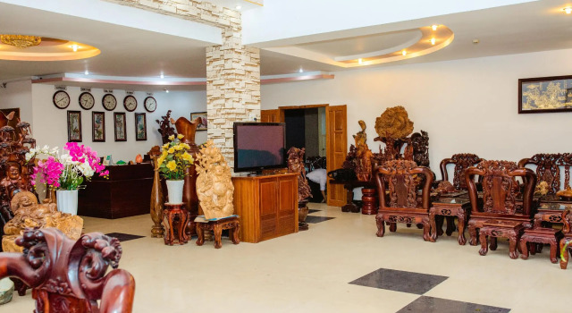 Hoang Van Hotel
