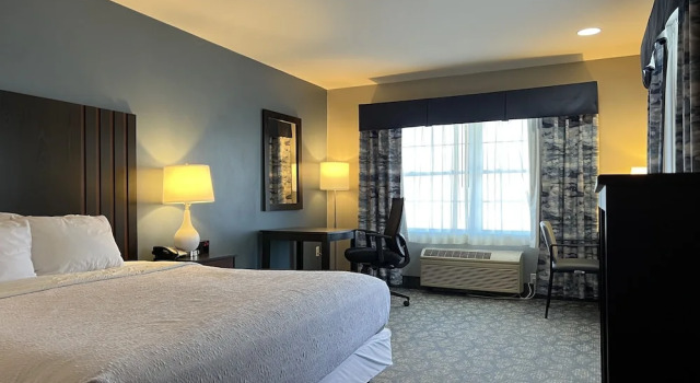 Номер Deluxe Spark By Hilton Freeport