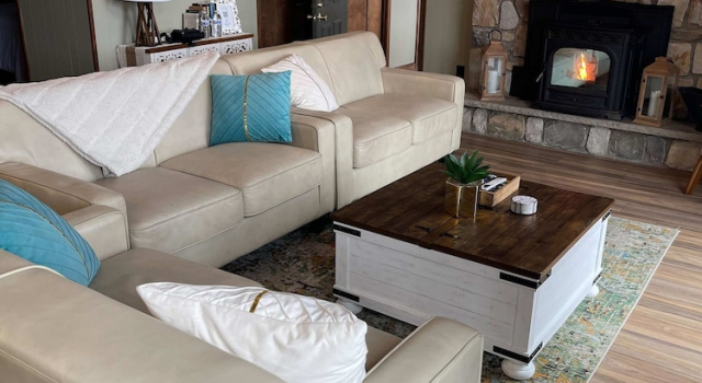 Коттедж Lakefront Poconos Retreat w Hot Tub Dog Friendly
