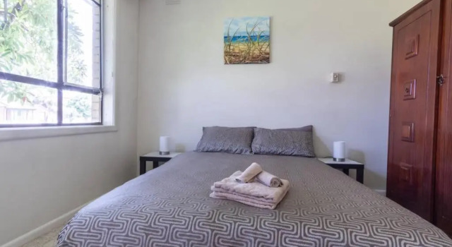 Fantastic Three Bedroom Home Close to City and Airport, Book Hotel Melbourne Melbourne Region