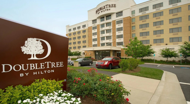 Номер Standard DoubleTree by Hilton Dulles Airport-Sterling