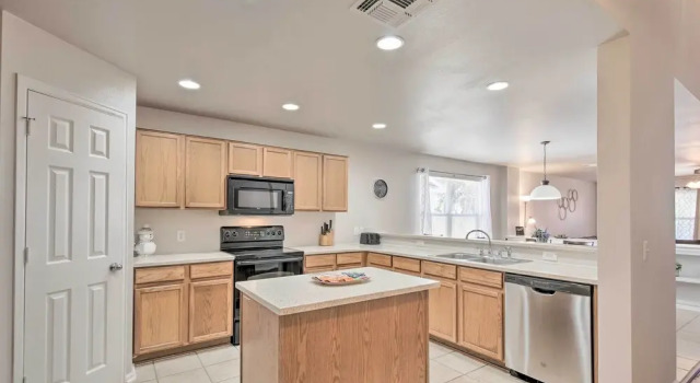 Коттедж с 5 комнатами San Antonio Getaway w/ Game Room, Near Seaworld!