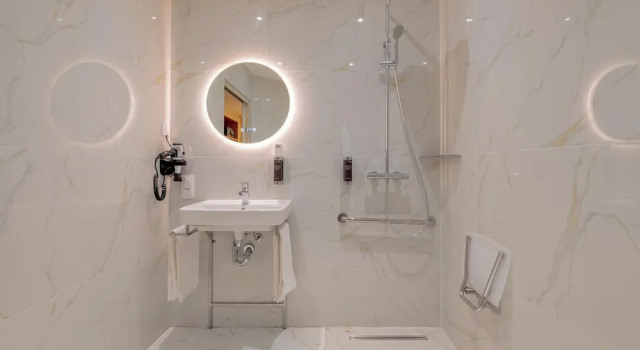 Четырёхместный номер Comfort Grand Hotel Sénia - Paris Orly Airport