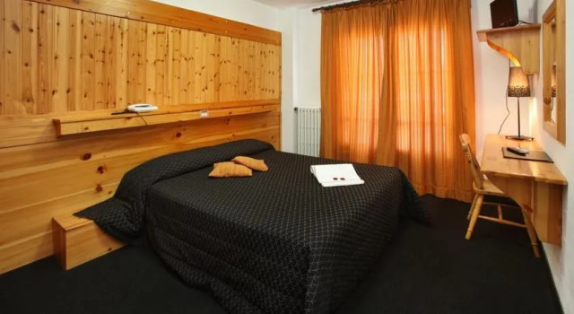 Hotel Splendid, Забронировать Отель Саузе-д'Ульс Val di Susa, рядом с Горнолыжный курорт Саузе-д’Ульс - Жувансо