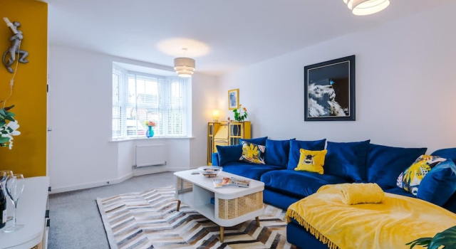 Ideal for Business Long-term Guests Free Parking, Book Feriehus Crewe 