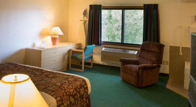 Odisha House of Rest, Book Hotel Shawano Wisconsin