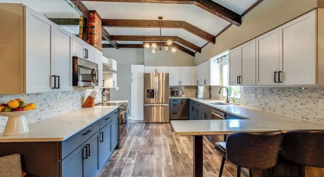 Коттедж Chic Family-friendly Home in Riverside: 7 Mi to KC