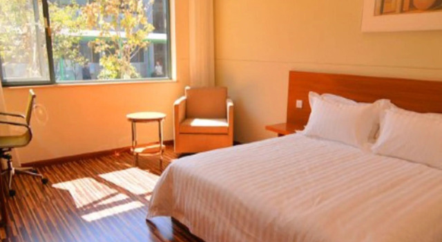 Номер Business Jinjiang Inn Select Yantai Penglaige