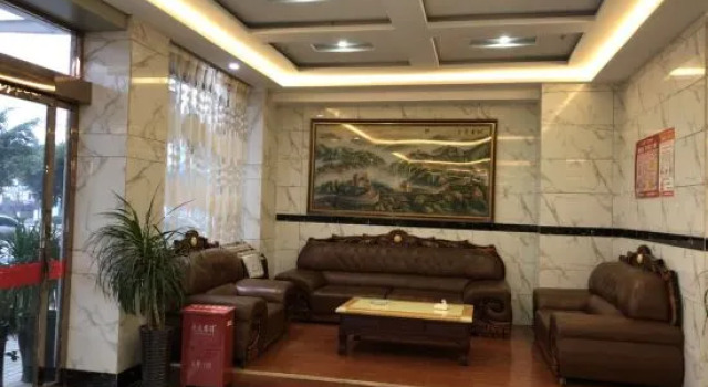 Xingyi Chaosheng Grand Hotel, Varaa Hotelli Hotellit Qianxinan pysäköinnillä, Pysäköinti