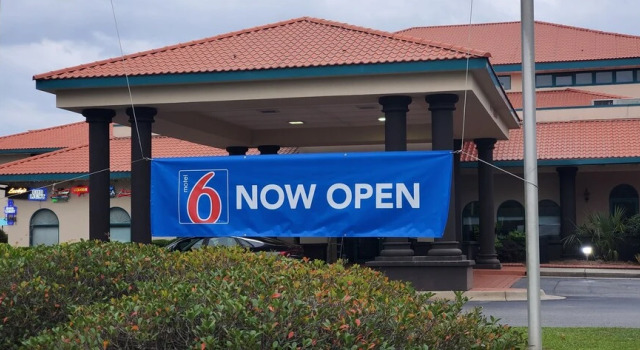 Days Inn & Suites by Wyndham Savannah Gateway I 95 And 204