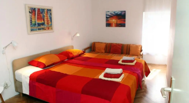 Spacious Piran Central Apartment for 5 Pax BG
