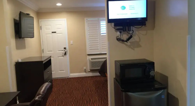 Полулюкс с 2 комнатами Convention Center Inn & Suites