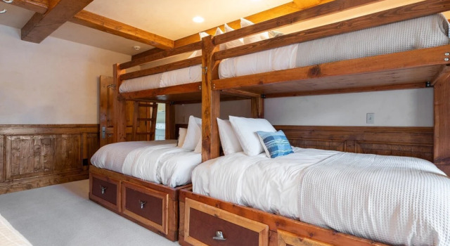 Коттедж Ute Lodge by Avantstay Cozy Expansive Mountain Home Close to the Slopes!