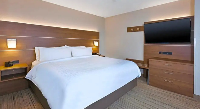 Run of House Holiday Inn Express Hotel & Suites Petoskey by IHG