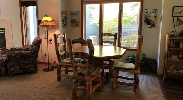 Mountain Harbor #156 2 Bedroom Condo, Rezerwuj Hotel Hotele w Flathead Valley z basenem, Basen