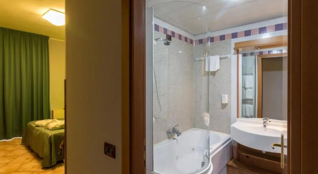 Семейный номер Standard B&B Hotel Roy