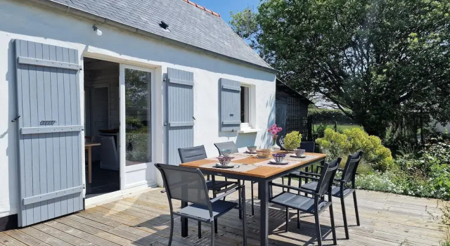 Коттедж Comfortable Holiday Home on Large Garden Plot in Locquirec