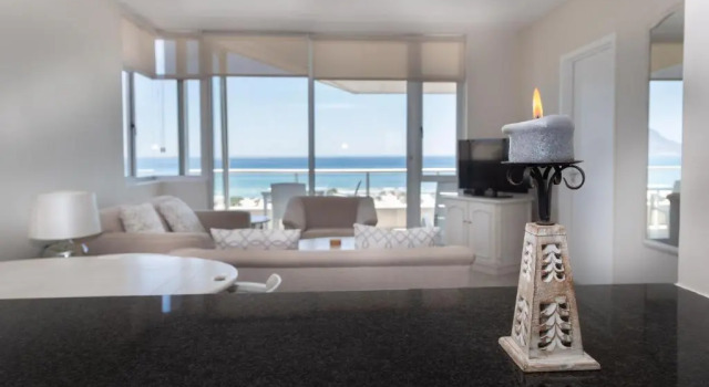 Апартаменты Luxury Private Beachfront 2 bedroom Dolphin Apartment, Blouberg, Cape Town