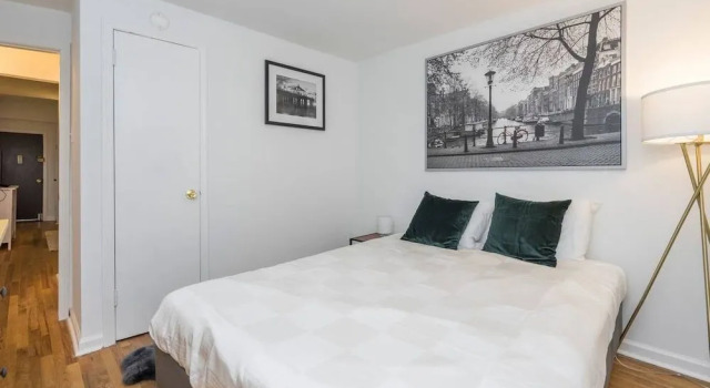 City Center!!! - Gorgeous Apartment With Deck, Забронировать Апартаменты/квартира Филадельфия Philadelphia Metropolitan Area, рядом с Camp William Penn Headquarters Site