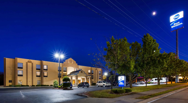 Best Western Inn Florence, Забронировать Отель Флоренс Northern Kentucky River Region, рядом с Торговый центр Флоренса