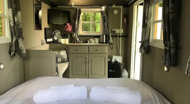 Fairwood Lakes Holiday Park, Забронировать Отель Уэстбери 