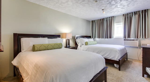 Surfer Beach Hotel, Забронировать Отель Пасифик-Бич Mission Beach