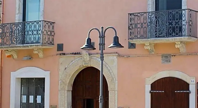 Casa Salvatore, Varaa Hotelli Accadia Apulia