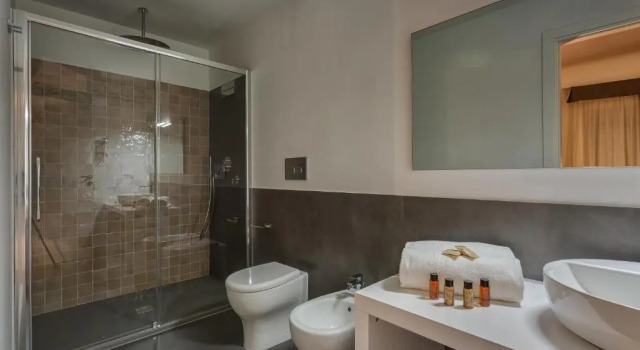 Четырёхместный номер Standard Navona Theatre Hotel