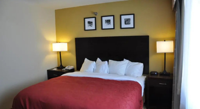 Номер Standard Country Inn & Suites by Radisson, Near The National Sports Center, Coon Rapids, MN