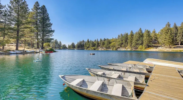 Walk to Water: Cozy Cabin in Green Valley Lake!