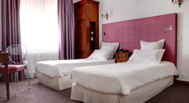 Номер Standard с 2 комнатами Mercure Paris Saint Cloud Hippodrome
