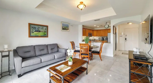 Golf Views: Kissimmee Condo on Reunion Course