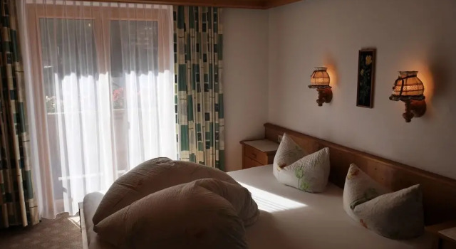 Номер Standard Pension Bergkristall