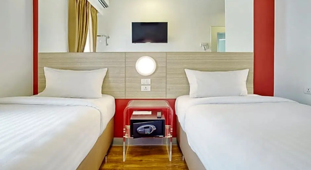 Номер Standard Red Planet Makati Amorsolo