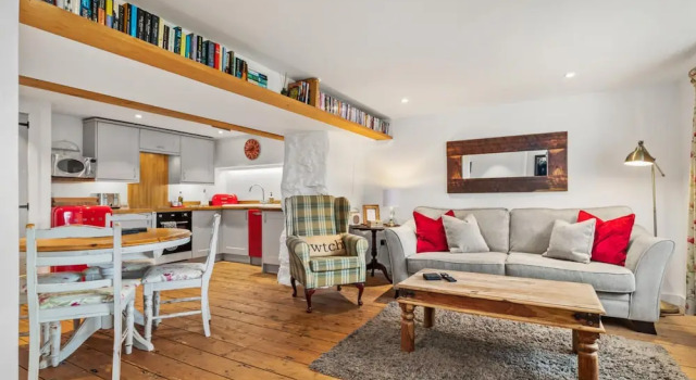 The Cwtch Apartment - Sea Views Walk to Beach, Забронировать Апартаменты/квартира Пеналли Южный Уэльс