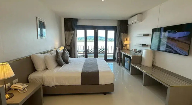 Номер Deluxe с балконом и с видом на реку Siam Triangle Hotel Chiang Sean