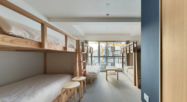 RIVERSIDE HOSTEL YuRaRiver Susaki, Забронировать Хостел Хаката , рядом с Daimaru Fukuoka Tenjin